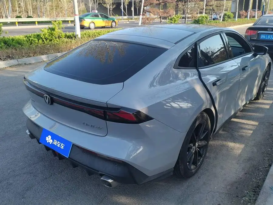 Changan UNI-V 2022 1.5T Premium