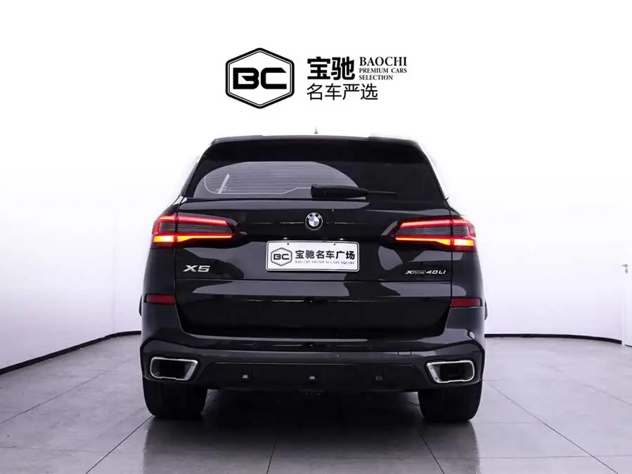 بي إم دبليو X5 2022 طراز محدث xDrive 40Li حزمة رياضية M