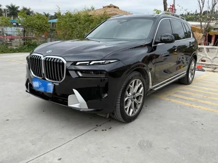 BMW X7 2023 xDrive40i Luxury Package