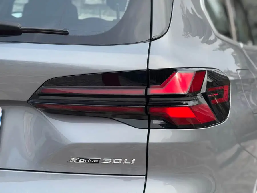 بي إم دبليو X5 2023 xDrive 30Li M حزمة رياضية