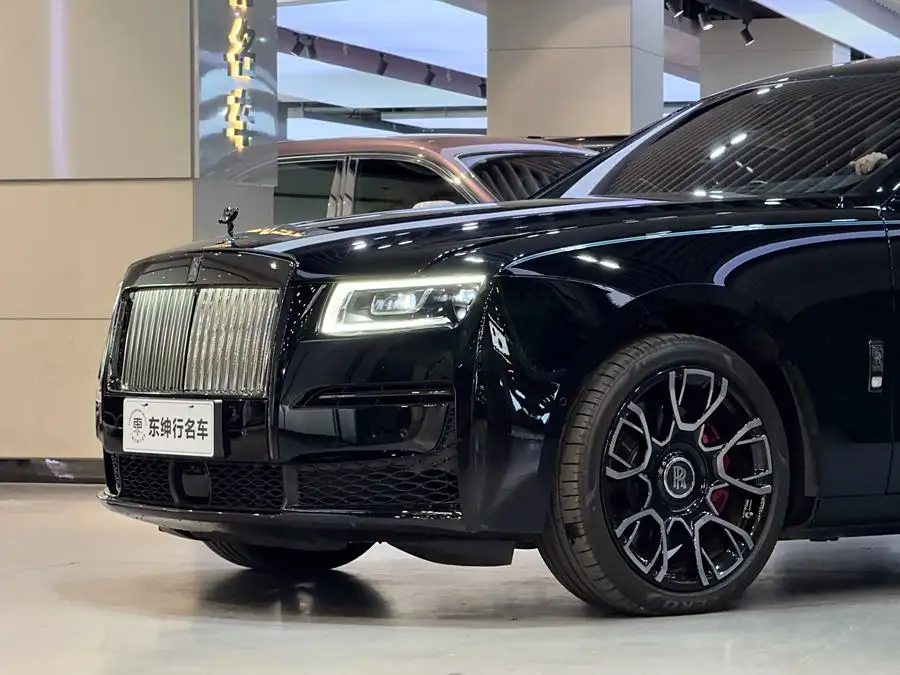 غوست 2022 6.7T بلاك بادج