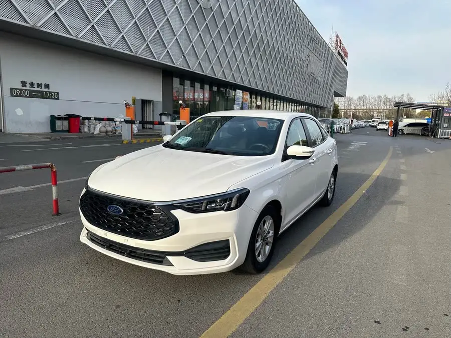 Ford Focus 2021 1.5L Automatic Golden Edition