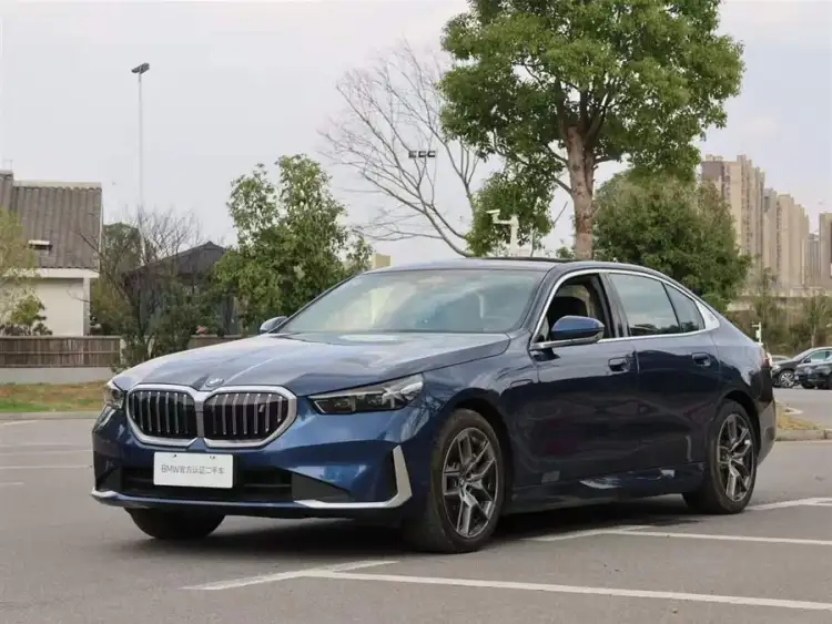 BMW i5 2024 eDrive 35L Luxury Edition