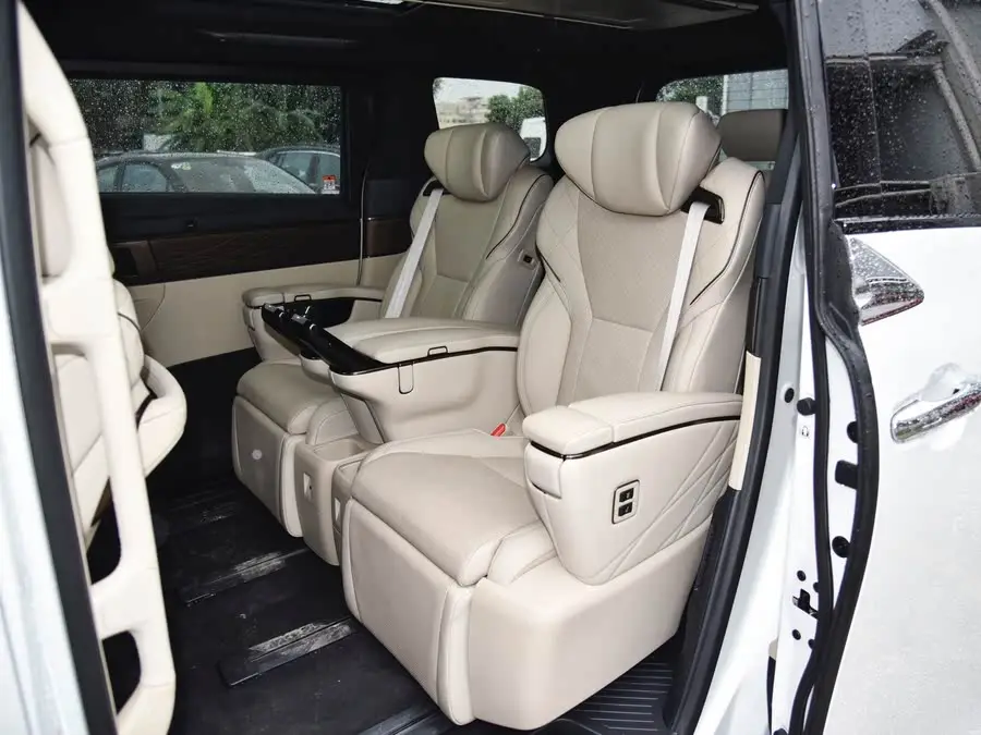 ألْفَارْد 2024 هايبرد 2.5 لتر إصدار مميز