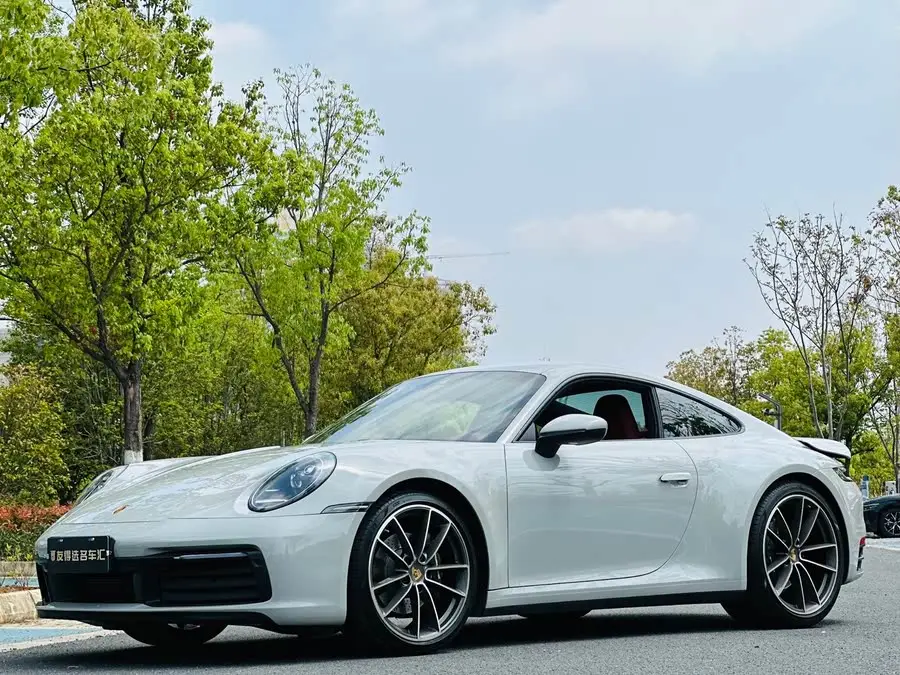 بورش 911 2023 كاريرا 3.0T