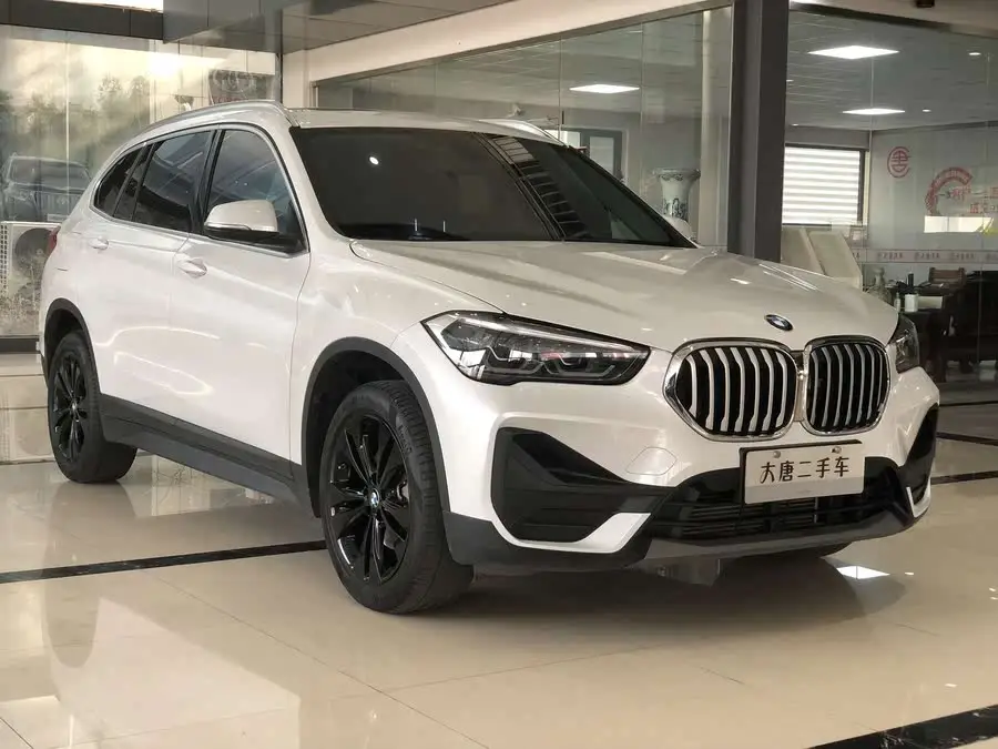 بي إم دبليو X1 موديل 2021 التحديث sDrive20Li إصدار الموضة