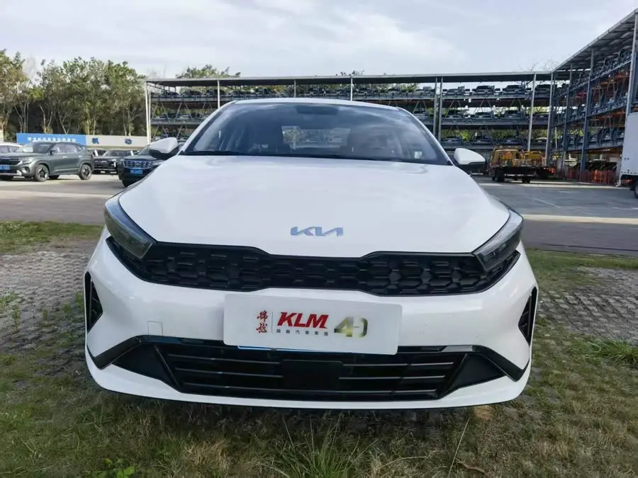 كيا K3 2023 نسخة فاخرة 1.5L CVT