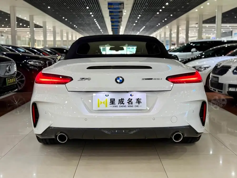 بي إم دبليو Z4 2023 sDrive 25i حزمة M الرياضية