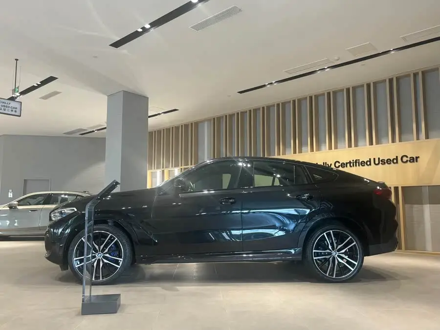 بي إم دبليو X6 2022 موديل تجديد ثاني xDrive40i حزمة رياضية M