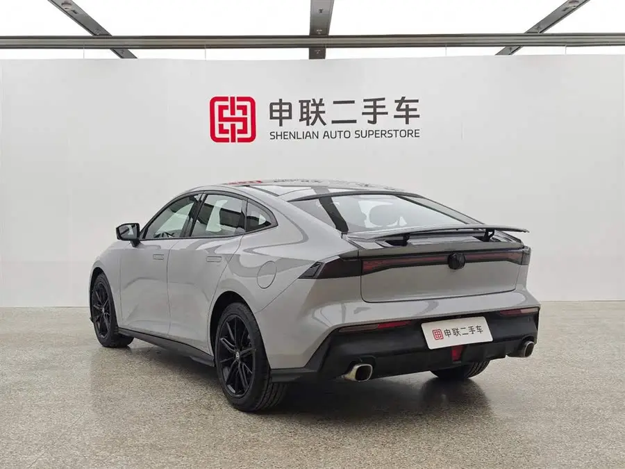 شانغهاي UNI-V 2023 1.5T بريميوم