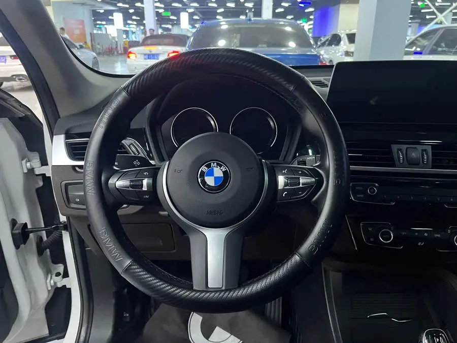 BMW X1 2022 sDrive25Li Leading Edition