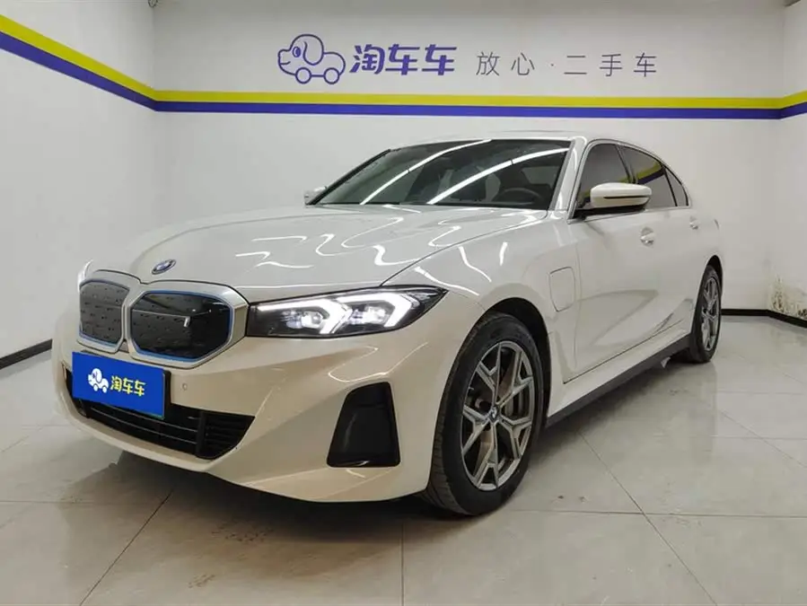 بي ام دبليو i3 2024 ايدرايف 35 ل