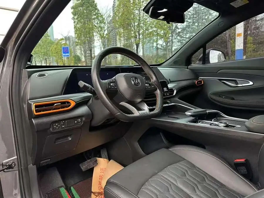 تشانجان UNI-T 2020 1.5T الفاخرة