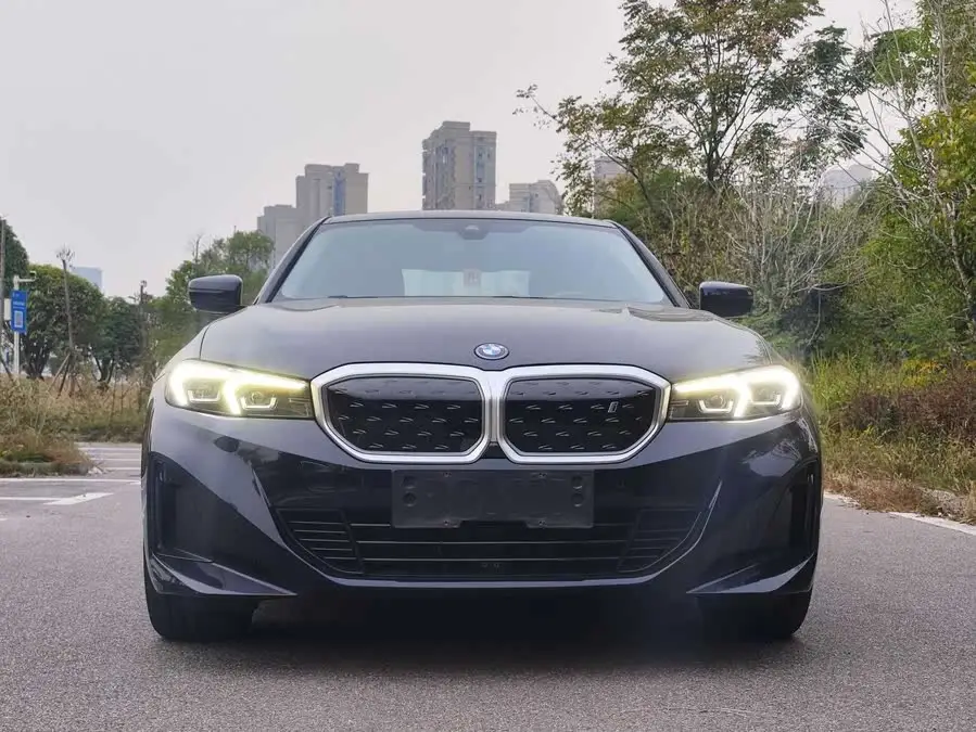 بي إم دبليو i3 2022 eDrive 35 L