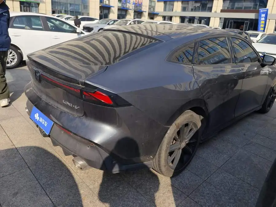 Changan UNI-V 2022 1.5T Premium