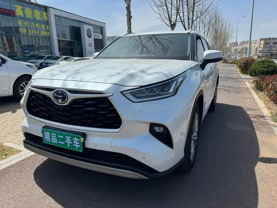 هايلاندر 2022 هايبرد 2.5 لتر دفع رباعي نسخة متميزة 7 مقاعد