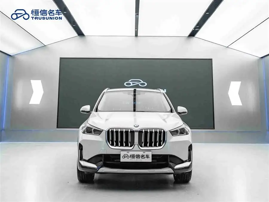 بي إم دبليو X1 2023 sDrive25Li تصميم X