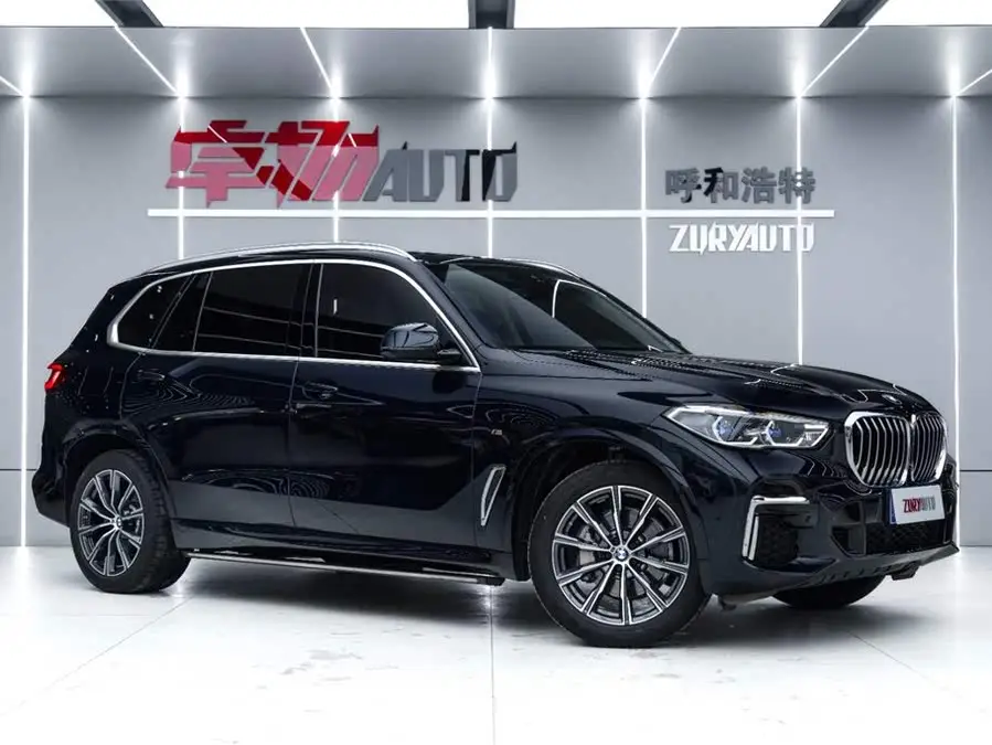 بي إم دبليو X5 2022 xDrive 30Li حزمة M الرياضية