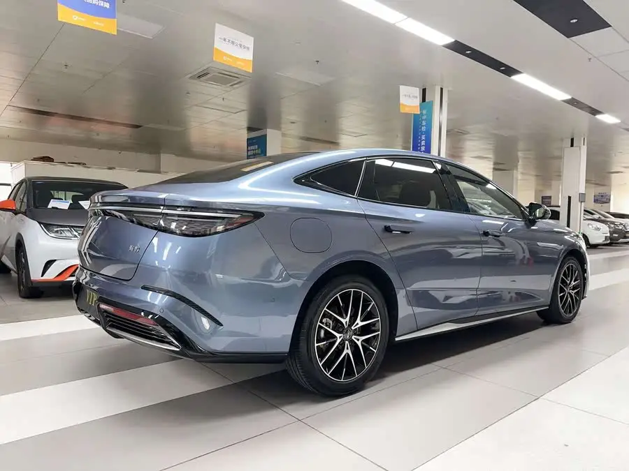 ختم 2023 DM-i 1.5T 121 كم طراز رائد