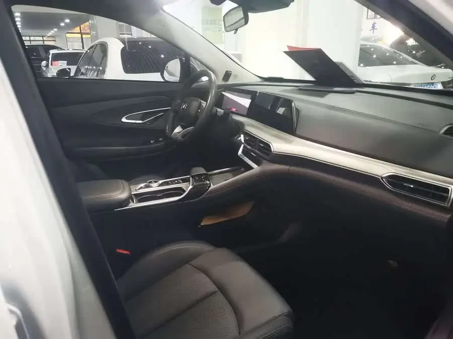 شانجان UNI-T 2020 1.5T الفاخرة