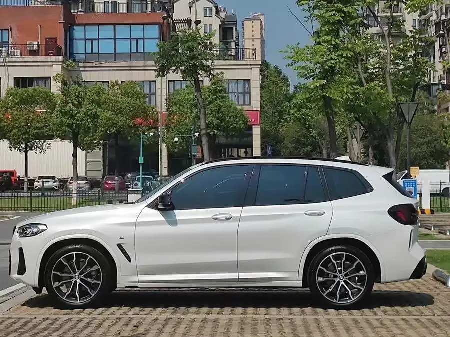 BMW X3 2022 xDrive30i Leading Model M Shadow Package