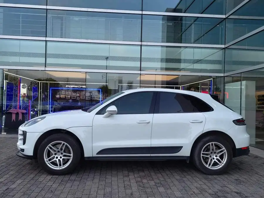 2021 Macan 2.0T