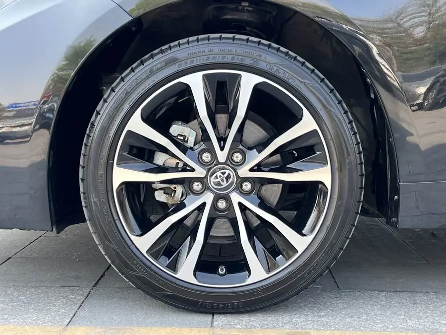 تويوتا ليفين 2022 1.8H مزدوج المحرك E-CVT إصدار رياضي