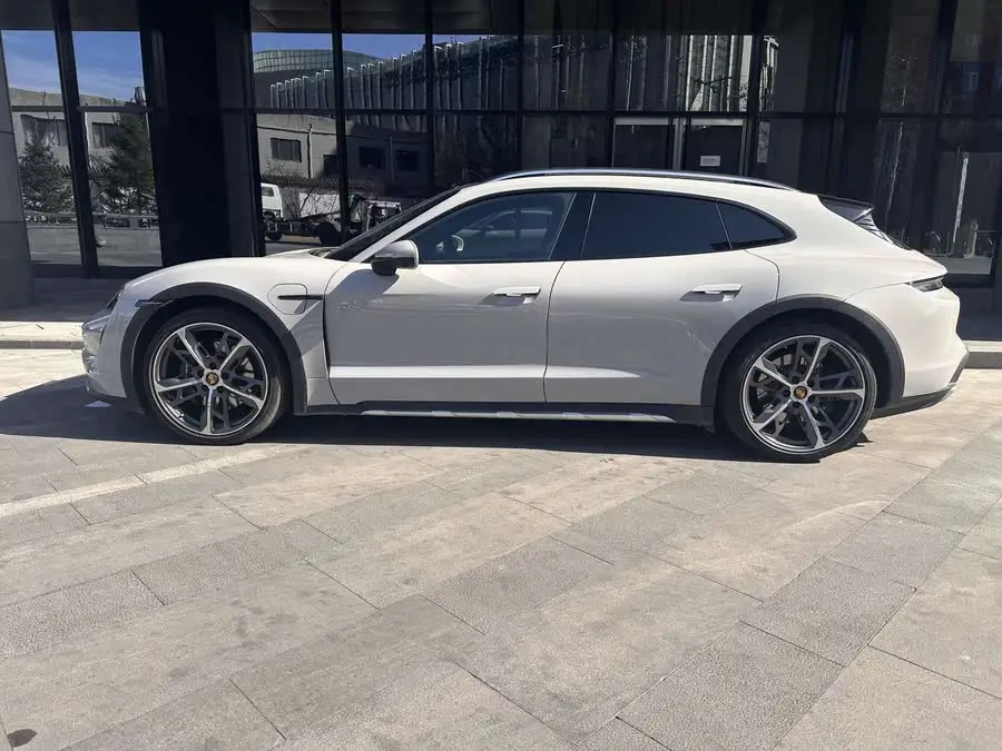 تايكان 2022 تايكان 4 كروس توريسمو