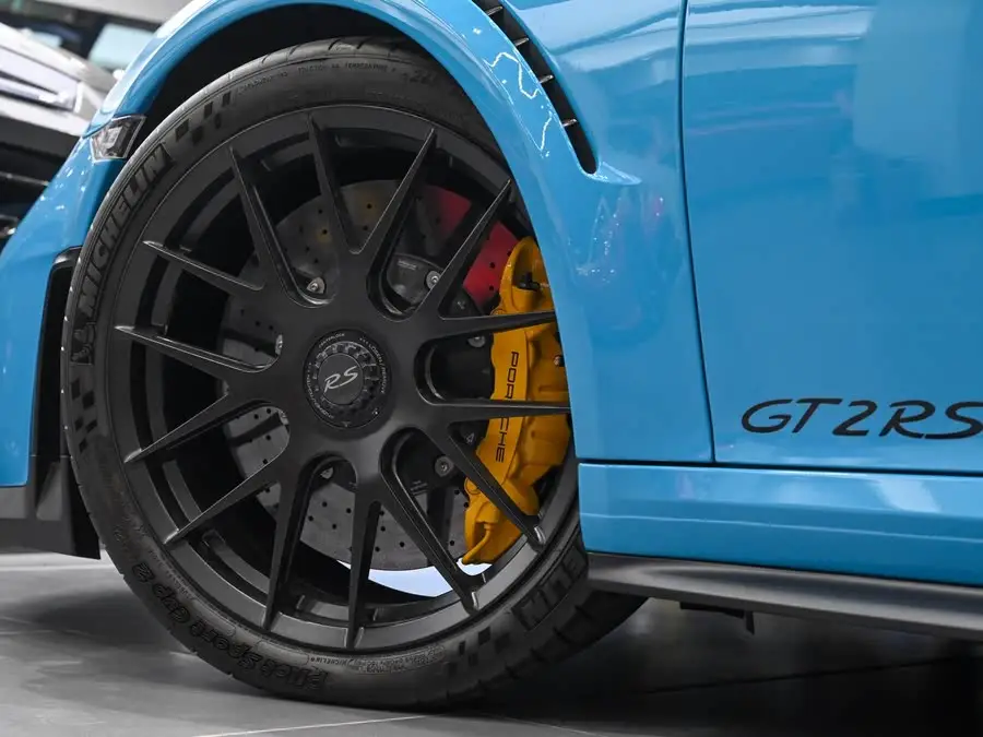 Porsche 911 2018 GT2 RS 3.8T