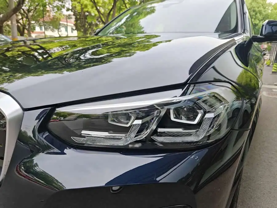 بي إم دبليو iX3 2023 الإصدار الرائد