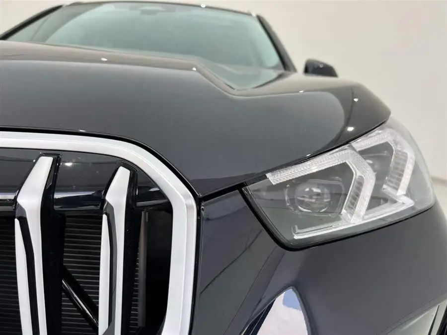 بي إم دبليو X1 2024 sDrive25Li حزمة الرياضة M