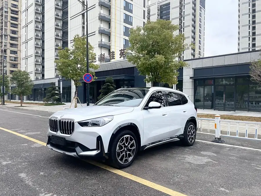 بي إم دبليو X1 2023 sDrive20Li حزمة تصميم X