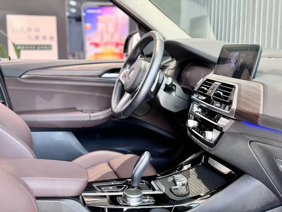 بي إم دبليو X3 2021 xDrive28i M حزمة رياضية