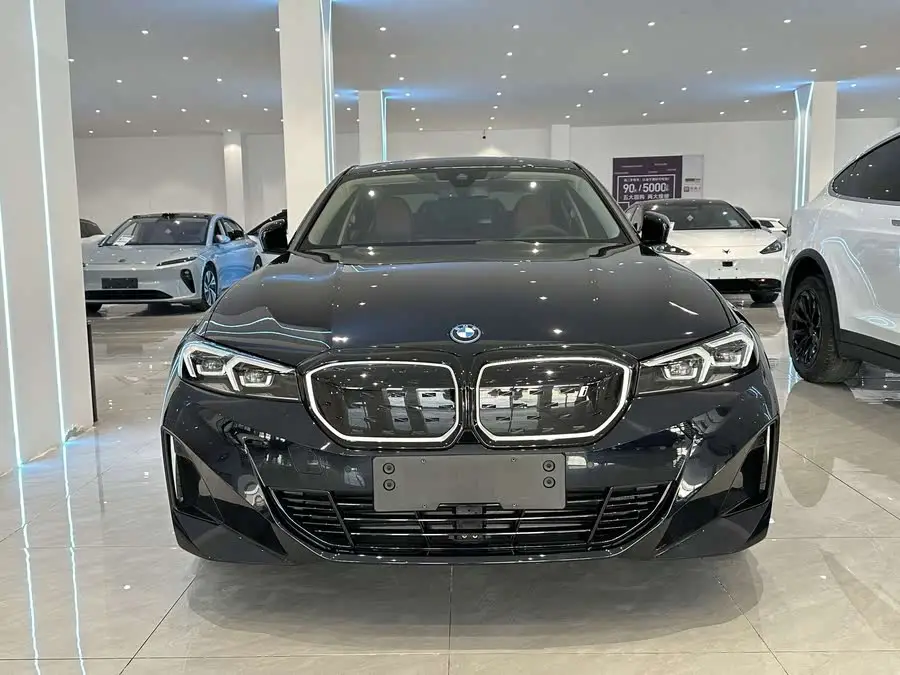 بي إم دبليو i3 2024 eDrive 40 L حزمة الليل