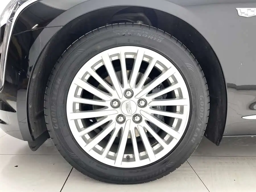 كاديلاك CT6 2022 28T فاخرة