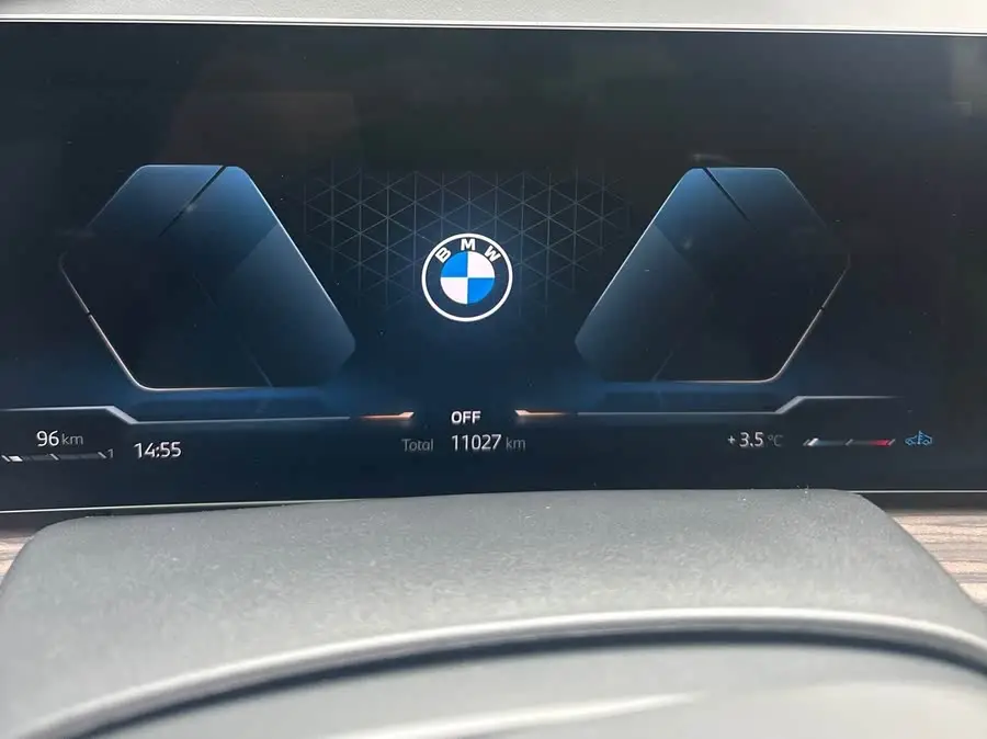 بي إم دبليو X5 2023 xDrive 40Li حزمة رياضية M الليلية