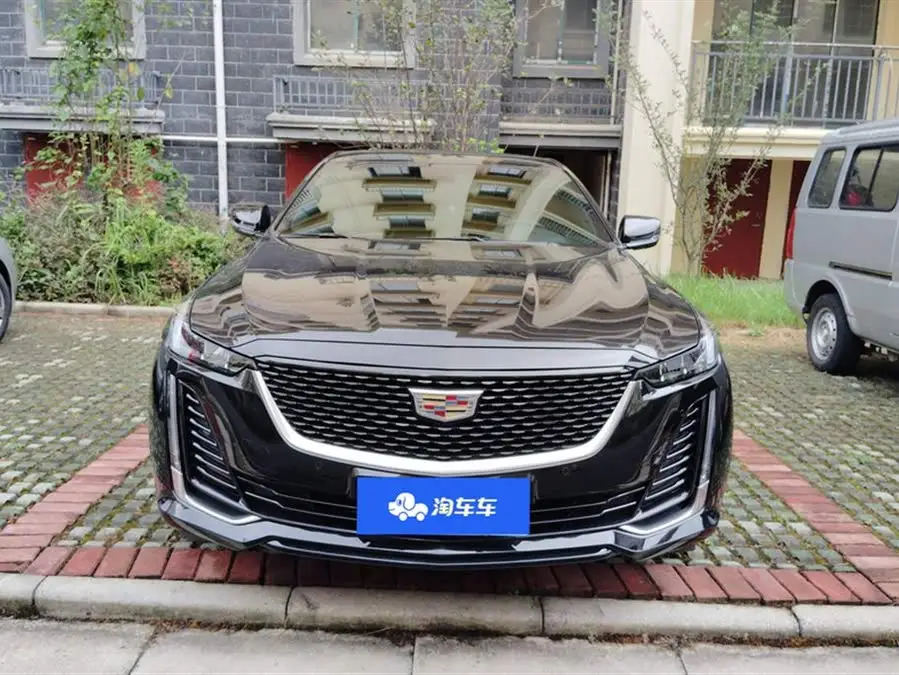 كاديلاك CT5 2022 28T الفاخرة (الإصدار القياسي)