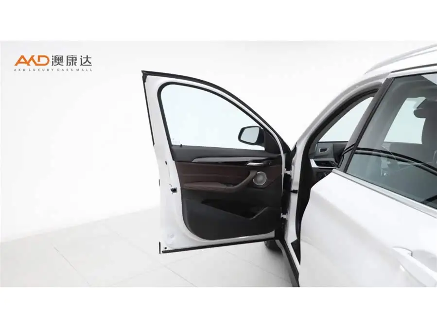 بي إم دبليو X1 2022 sDrive25Li النسخة الرائدة