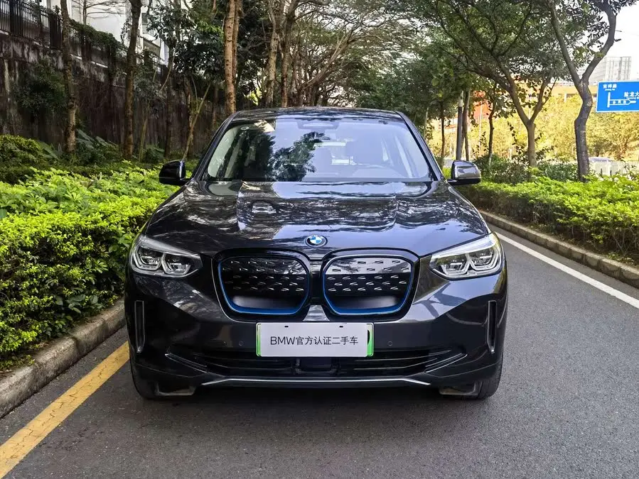 بي إم دبليو iX3 2021 الطراز الرائد