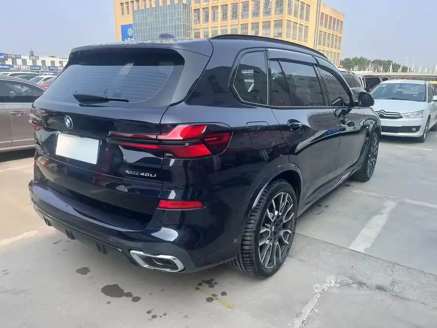 بي إم دبليو X5 2023 xDrive 40Li حزمة الرياضة الليلية M