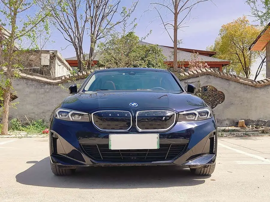 بي إم دبليو i3 2023 eDrive 40 L حزمة الليل