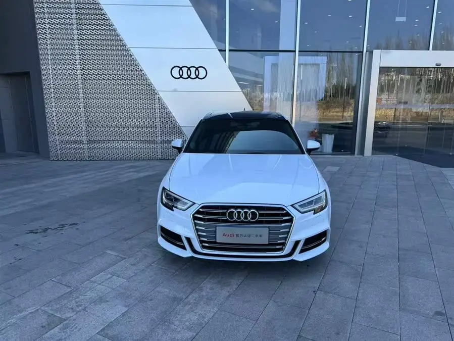 أودي A3 2020 سبورت باك 35 TFSI إصدار الموضة الوطنية VI