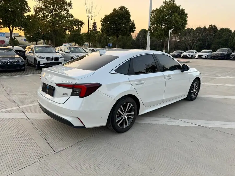 2023 Model 240TURBO CVT Leading Edition