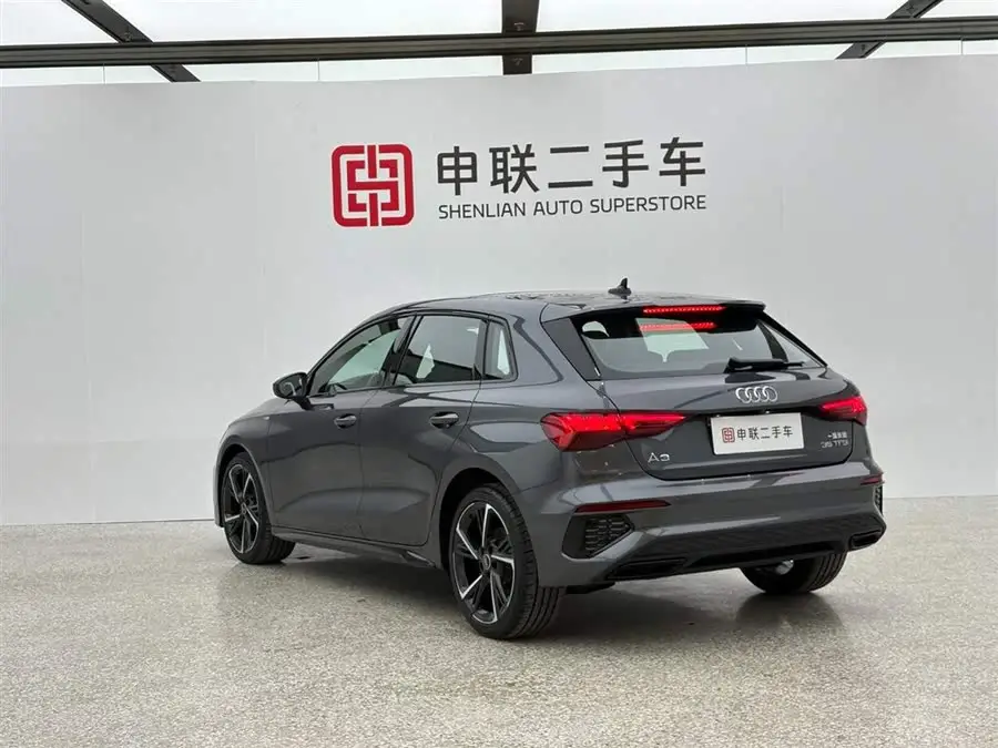 أودي A3 موديل 2022 سبورتباك 35 TFSI الطراز الرياضي العصري