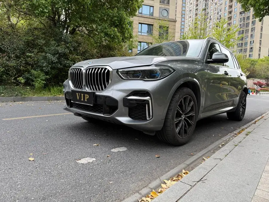 BMW X5 2022 xDrive 30Li Luxury M Sport Package