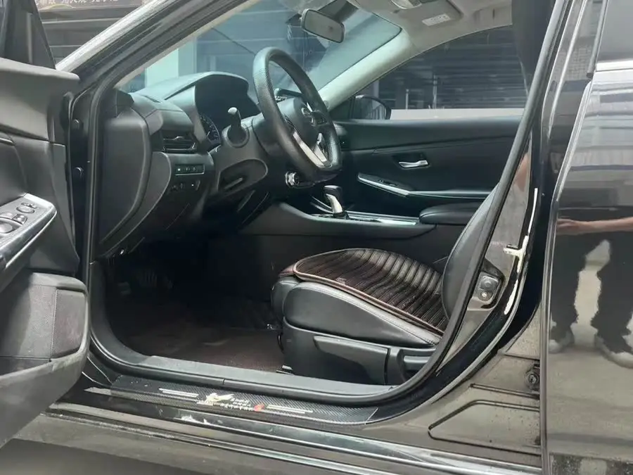 نيسان سيلفي 2021 1.6 لتر XL CVT استمتع الإصدار