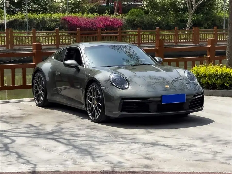بورش 911 2023 كاريرا 3.0T