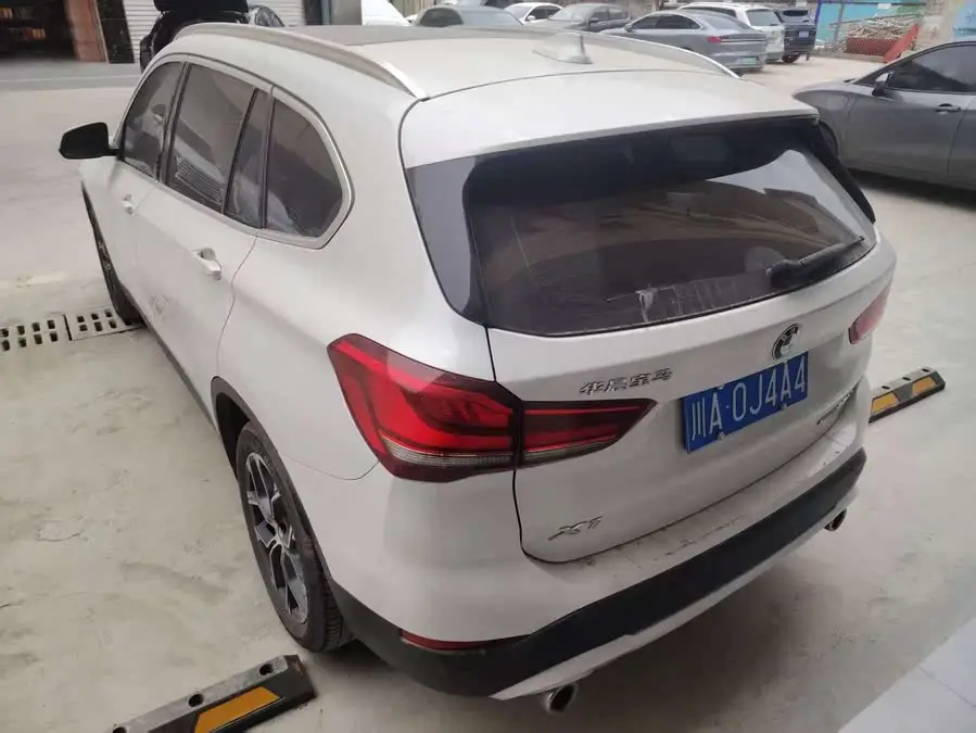 بي إم دبليو X1 2021 sDrive25Li الإصدار الرائد