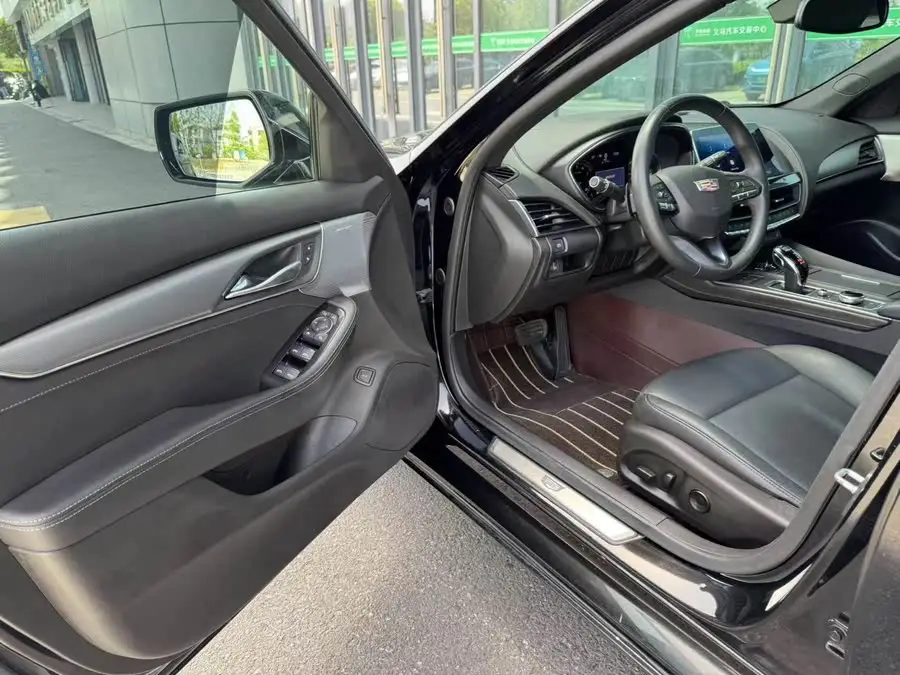 كاديلاك CT5 2021 28T فاخرة