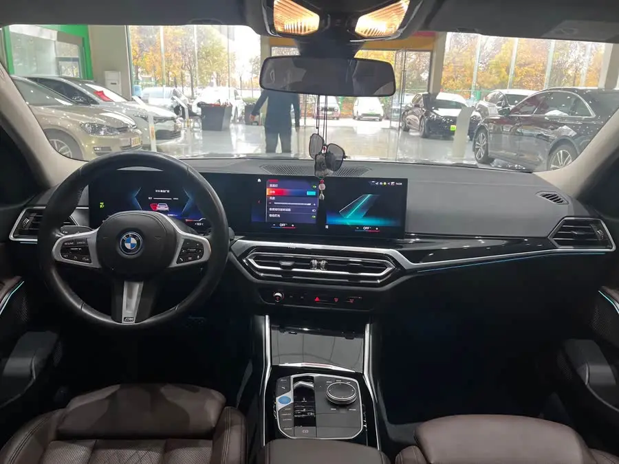 بي إم دبليو i3 2022 eDrive 35 L